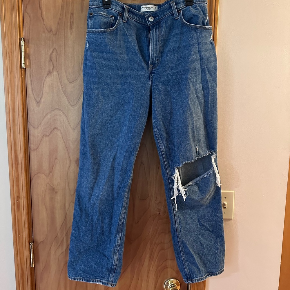 ABERCROMBIE — Curve Love Ultra High Rise 90s Straight Jean